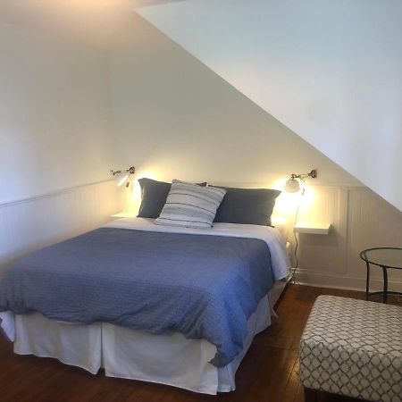 Auberge La Maison Bellemare Bed & Breakfast Saint-Jean-des Piles Exterior photo